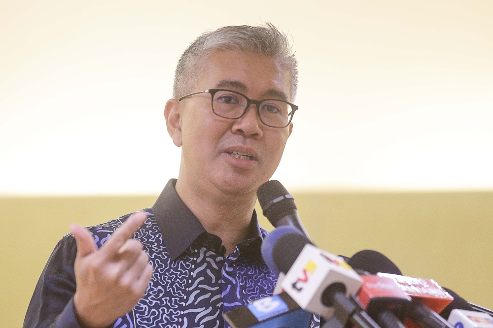 Datuk Seri Tengku Zafrul Aziz has stated that he will issue an official statement this afternoon regarding his political position. — Picture by Sayuti Zainudin