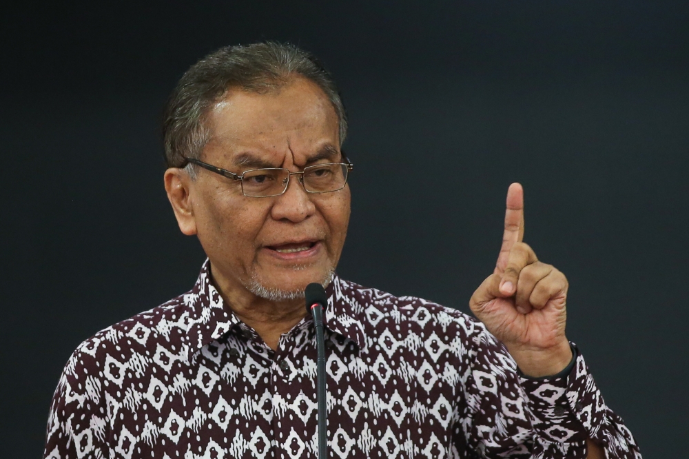 Dzulkefly said that the Tobacco Control for Public Health Act 2024 (Act 852), which prohibits smoking in restaurants, will be enforced consistently, with no exceptions. — Picture by Yusof Mat Isa
