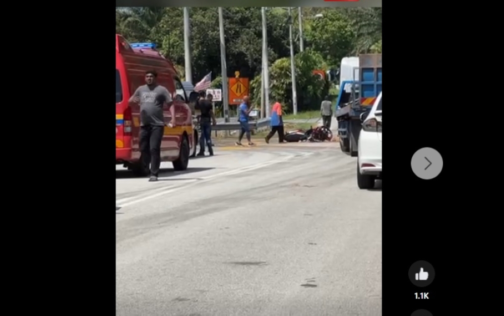 Tragic end: Four-year-old girl riding pillion with two siblings on bike  with dad killed in motorcycle-lorry crash in Johor | Malay Mail