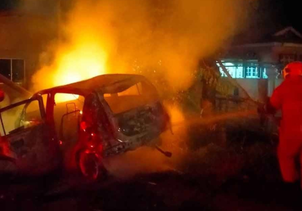 Saved from fiery death: Man escapes after car crashes into electric ...
