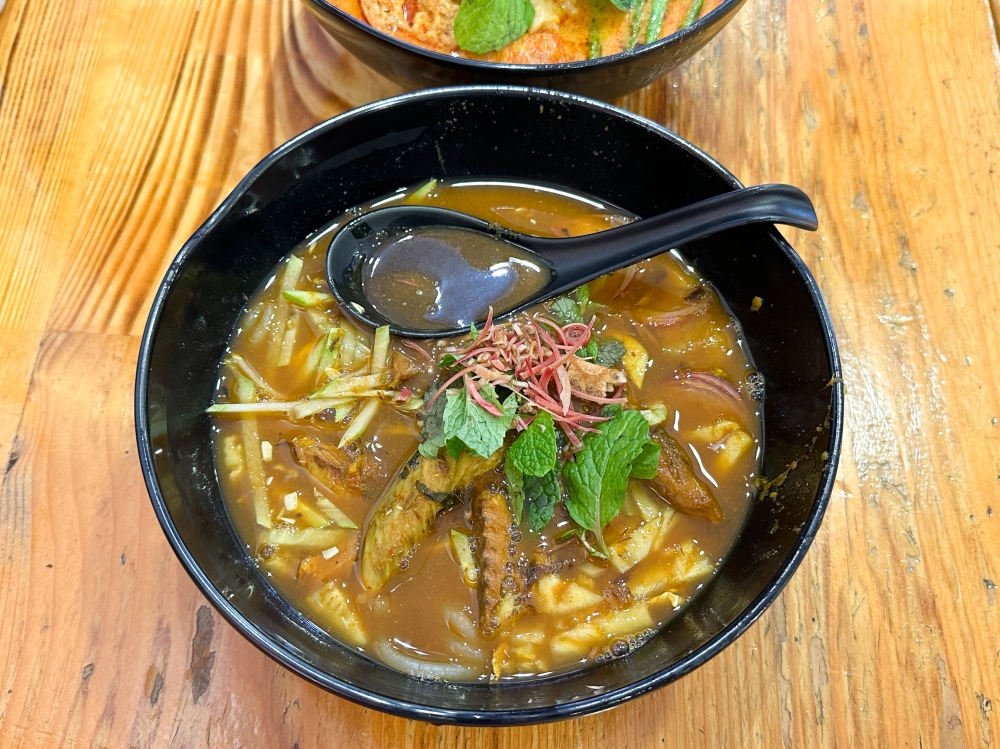 ‘Asam laksa’ is also served here where its profile is not overly tangy — Picture by Lee Khang Yi