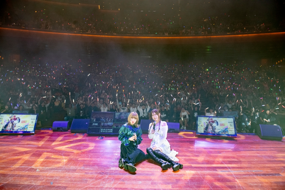 Japanese artistes Suzuki Konomi and MYTH & ROID vocalist KIHOW posing for a shot after having once again successfully captivated hundreds of their fans at the closing act of Comic Fiesta 2024. — Picture courtesy of JFKL