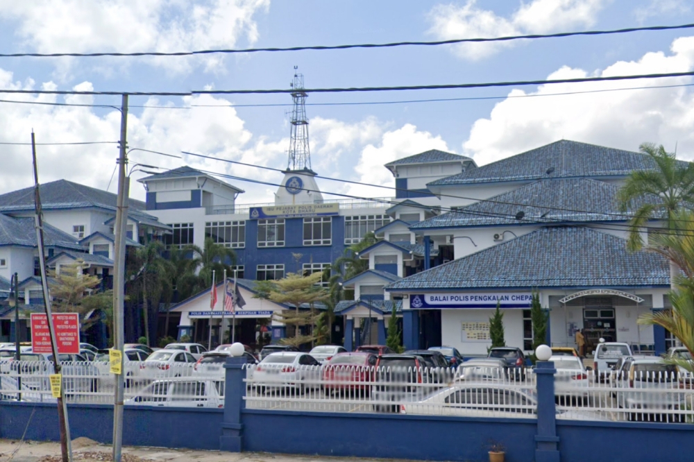 Pengkalan Chepa police officers found the man unconscious in the lockup and was confirmed dead at 7.40 am. — Screengrab from Google Street View