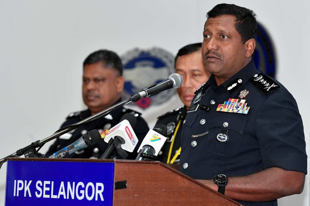 Selangor Police chief Datuk Hussein Omar Khan said six police reports have been received over seven patients with the same symptoms. — Bernama pic