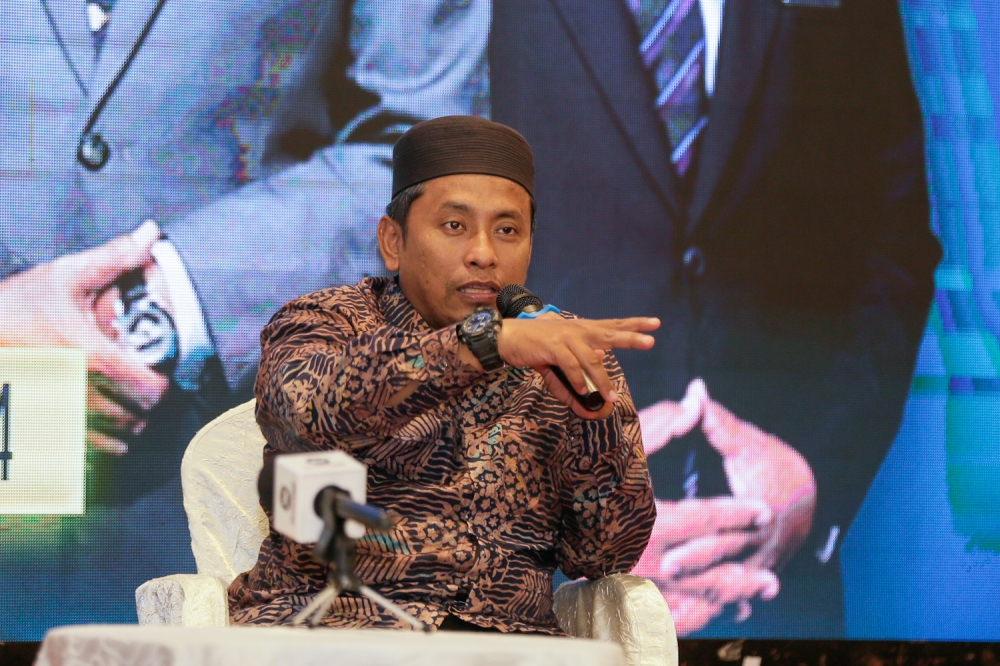 A cryptic post by Pasir Mas MP Fadhli Shaari on social media last night has led many politicians and elected representatives to question his motives behind it. — Picture by Raymond Manuel