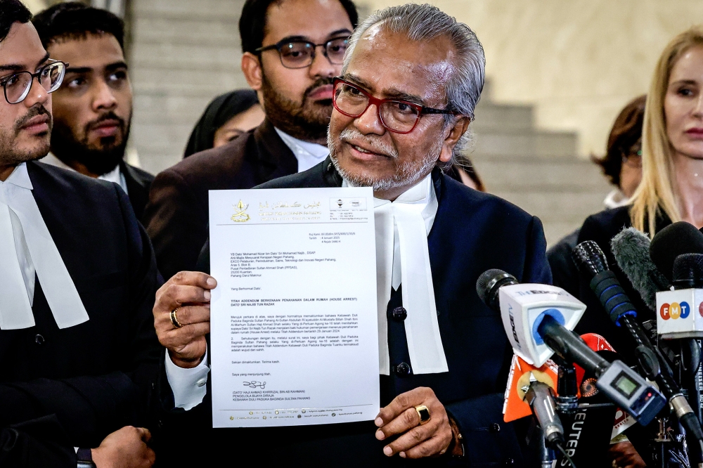 Datuk Seri Najib Razak’s lawyer Tan Sri Muhammad Shafee Abdullah speaks during a press conference at the Federal Court in Putrajaya on January 6, 2025. — Picture by Firdaus Latif