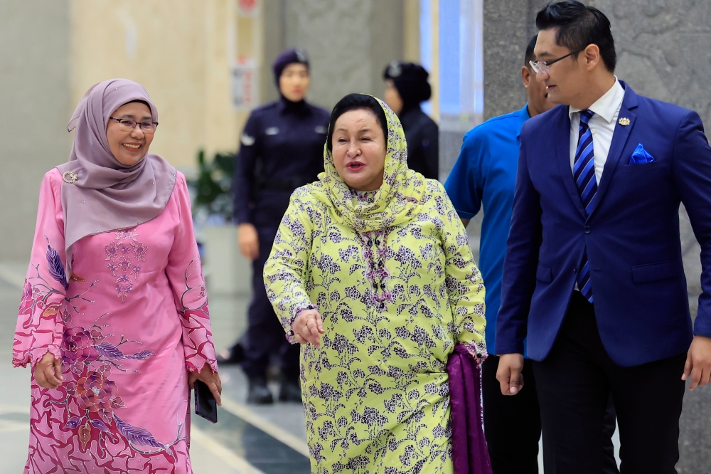 Datin Seri Rosmah Mansor (centre) arrives at the Palace of Justice today for the hearing of her husband Datuk Seri Najib Razak's appeal in Putrajaya, on Jan 6, 2025. — Bernama pic