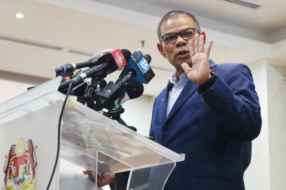 Home Minister Datuk Seri Saifuddin Nasution Ismail clarified today that the Malaysian Prisons Department has not received any directive from the Pardons Board regarding placing Datuk Seri Najib Razak under house arrest. — Picture by Choo Choy May .