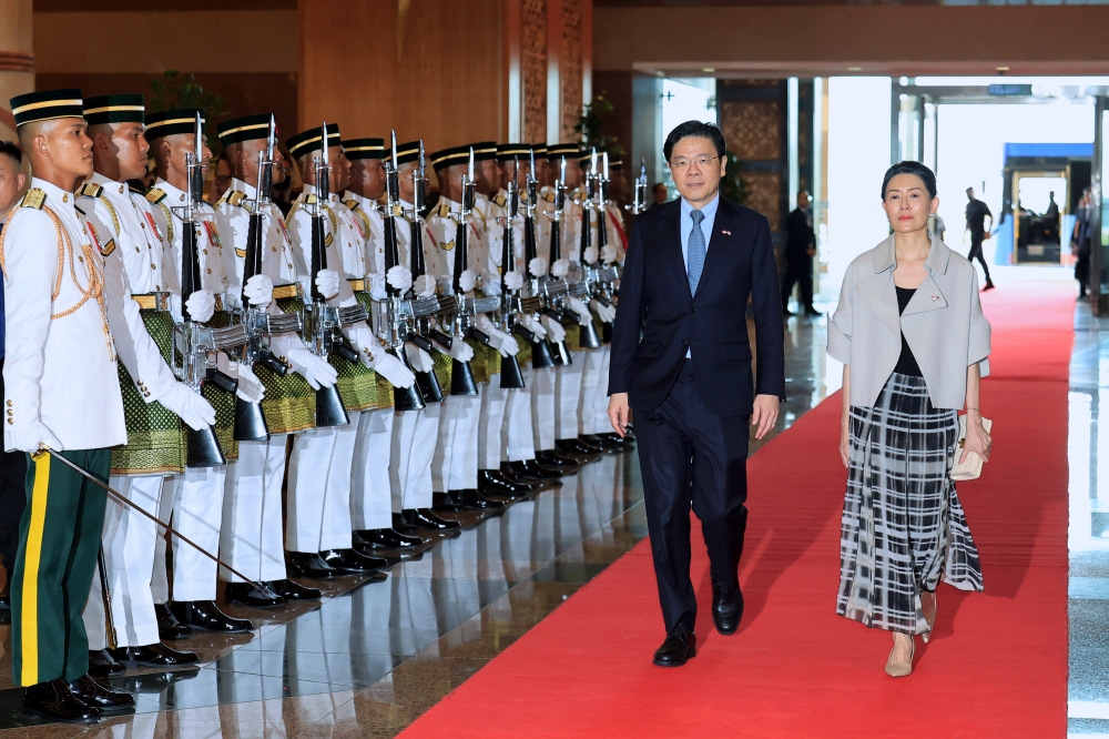 Singapore Prime Minister Lawrence Wong arrived in Malaysia today to begin his two-day official visit in conjunction with the 11th Malaysia-Singapore Leaders’ Retreat on Tuesday. — Bernama pic