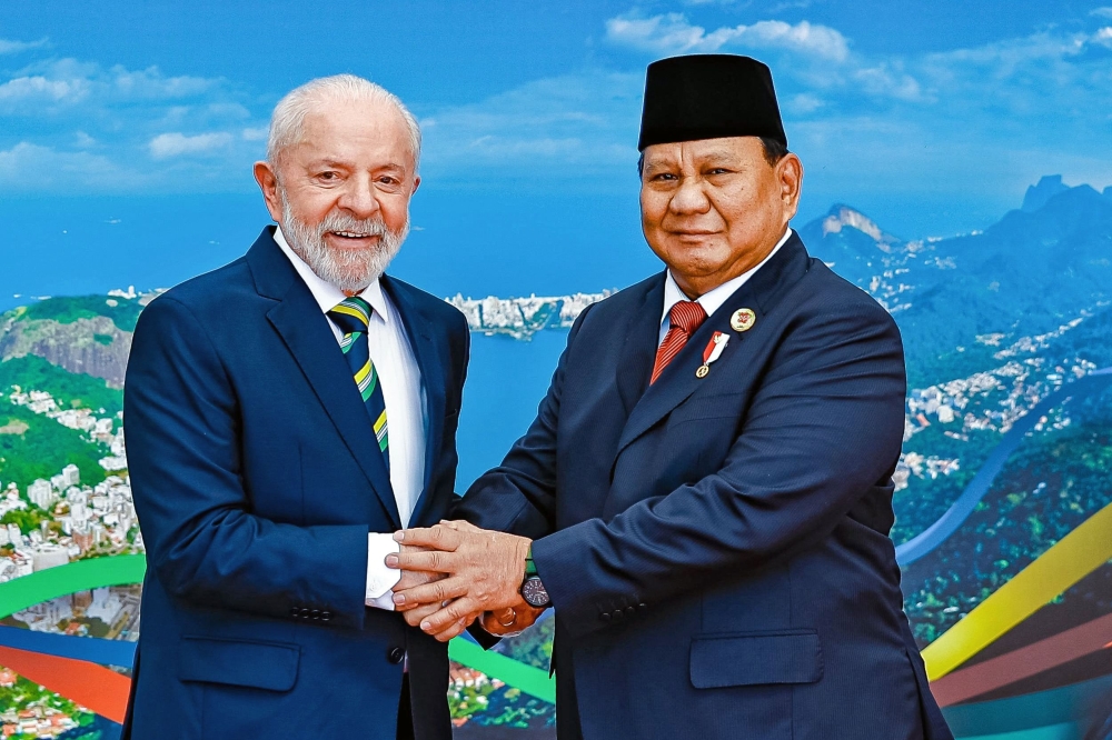 Brazil’s President Luiz Inacio Lula da Silva (left) posing with Indonesia’s President Prabowo Subianto before the launch of the Global Alliance against Hunger and Poverty and the first session of the G20 Leaders' Meeting in Rio de Janeiro in November 2024. 