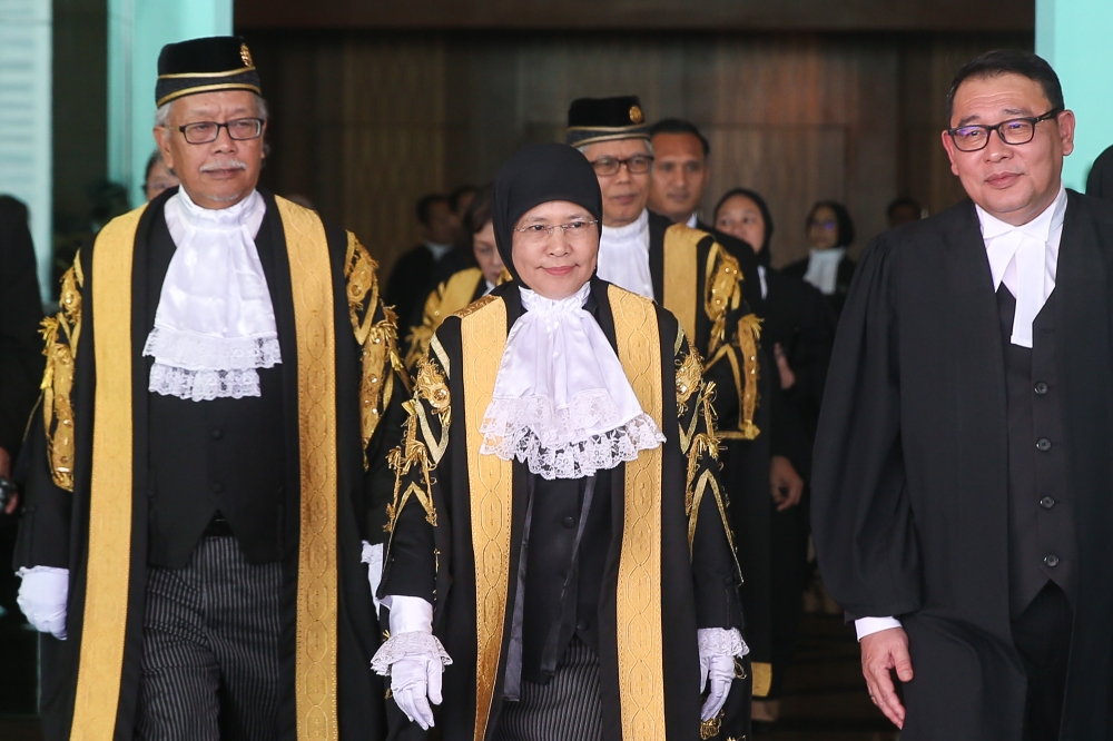 Chief Justice Tun Tengku Maimun Tuan Mat (right) and President of the Court of Appeal Tan Sri Abang Iskandar Abang Hashim are pictured at the opening ceremony of the 2025 Legislative Year at the Putrajaya International Convention Centre (PICC) January 8, 2025. — Picture by Yusof Mat Isa