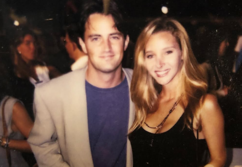 An old photo of Kudrow and her co-star Perry from their ‘Friends’ days. — Picture from Instagram/lisakudrow
