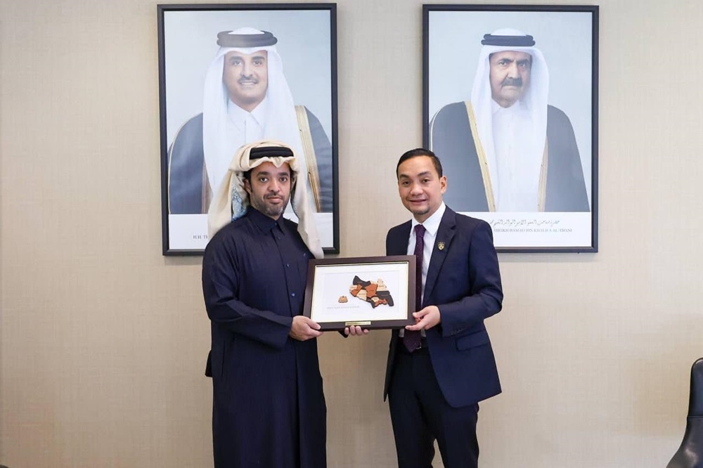 Johor Menteri Besar Datuk Onn Hafiz Ghazi is leading a delegation on a two-day working visit to Qatar starting yesterday. — Picture via Facebook/Onn Hafiz Ghazi