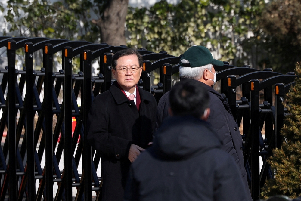  File photo of impeached South Korean President Yoon Suk Yeol’s lawyer Yoon Kab-keun arrives in front of the latter’s official residence. — Reuters