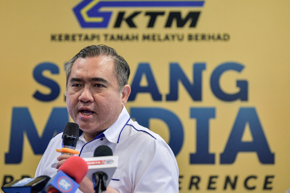 Transport Minister Anthony Loke addresses a media briefing on the KTM Komuter Port Klang-KL Sentral-Port Klang schedule changes in Kuala Lumpur January 10, 2025. — Bernama pic