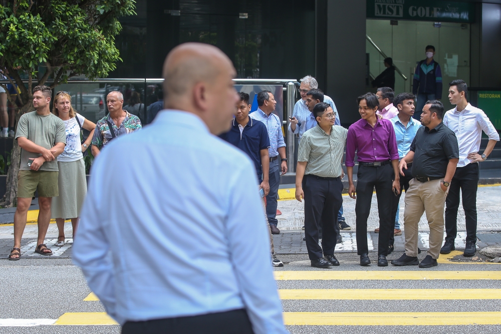 File photo of office workers on their lunch break in Kuala Lumpur July 30, 2024. — Picture by Yusof Mat Isa