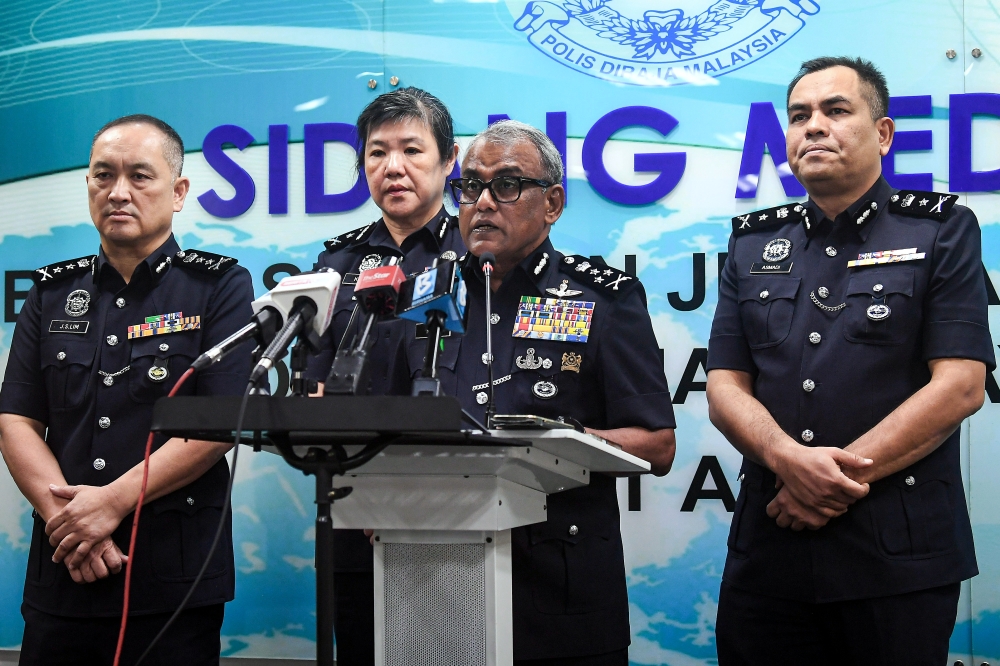 Commercial Crime Investigation Department (CCID) director Datuk Seri Ramli Mohamed Yoosuf said that 173 elderly women aged 61 and above were ensnared by love scams last year. — Bernama pic 