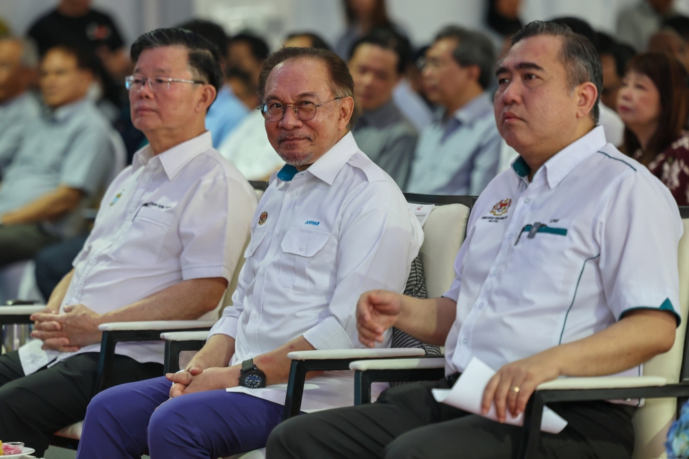 Prime Minister Datuk Seri Anwar Ibrahim said the government appreciates the ontributions of Chinese independent schools in Malaysia. — Bernama pic