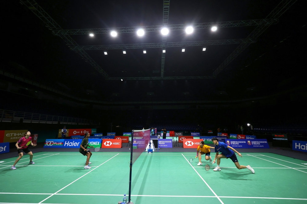 National women’s doubles pair Pearly Tan-M Thinaah were eliminated early in the 2025 Malaysia Open when they lost to a new Indonsian pair, Siti Fadia Silva Ramadhanti-Lanny Tria Mayasari 21-19, 14-21, 13-21. — Bernama pic