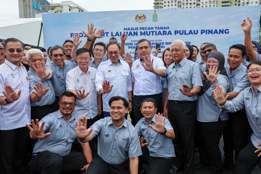 Prime Minister Datuk Seri Anwar Ibrahim, Transport Minister Anthony Loke and Penang Chief Minister Chow Kon Yeow attend the groundbreaking ceremony for the Penang Mutiara Line LRT project at Bandar Sri Pinang LRT Station in George Town January 11, 2025. — Bernama pic