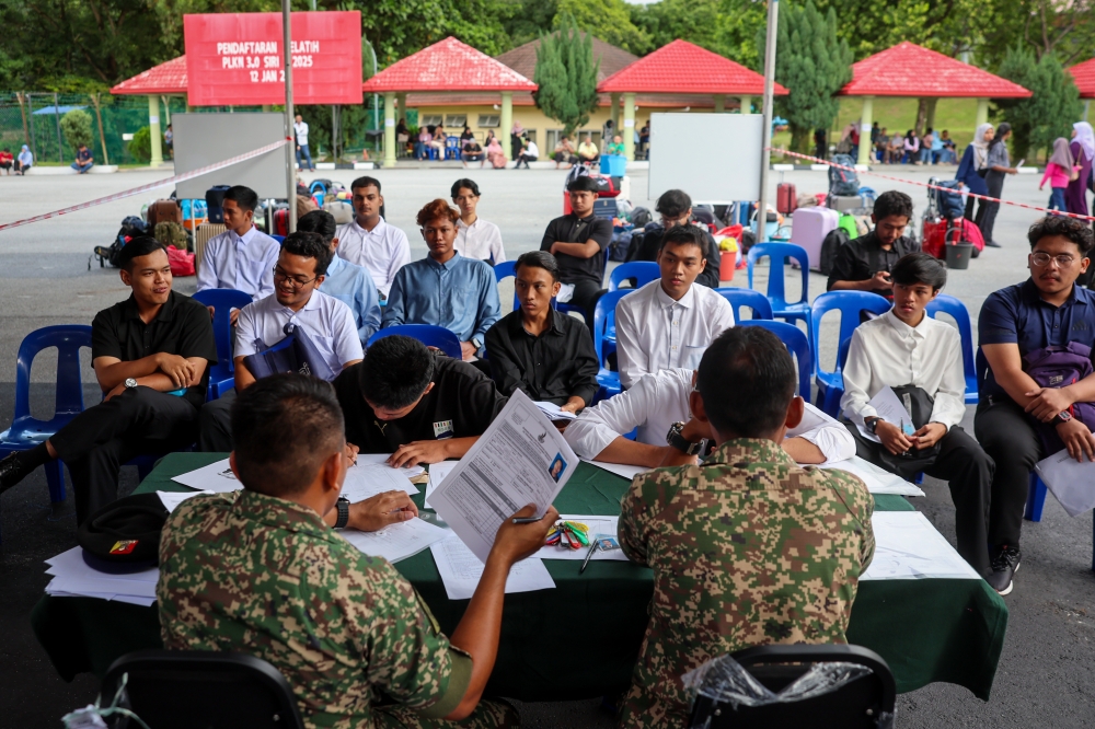 Volunteer trainees attend the registration session for the National Service Training Programme (PLKN) 3.0 Series 1/2025 at the 515 Territorial Soldier Regiment Camp January 12, 2025. — Bernama pic