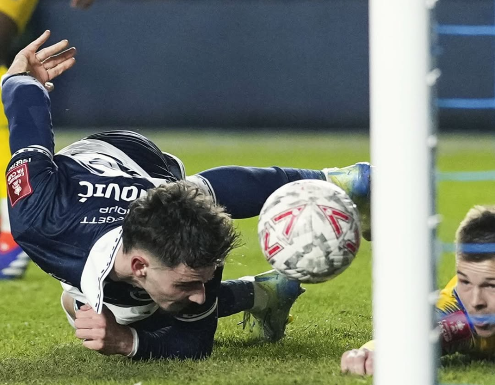 Mihailo Ivanovic’s unconventional finish capped the 3-0 win over for a date against Leeds in the fourth round of the FA Cup. — Picture from Instagram/millwallfc 