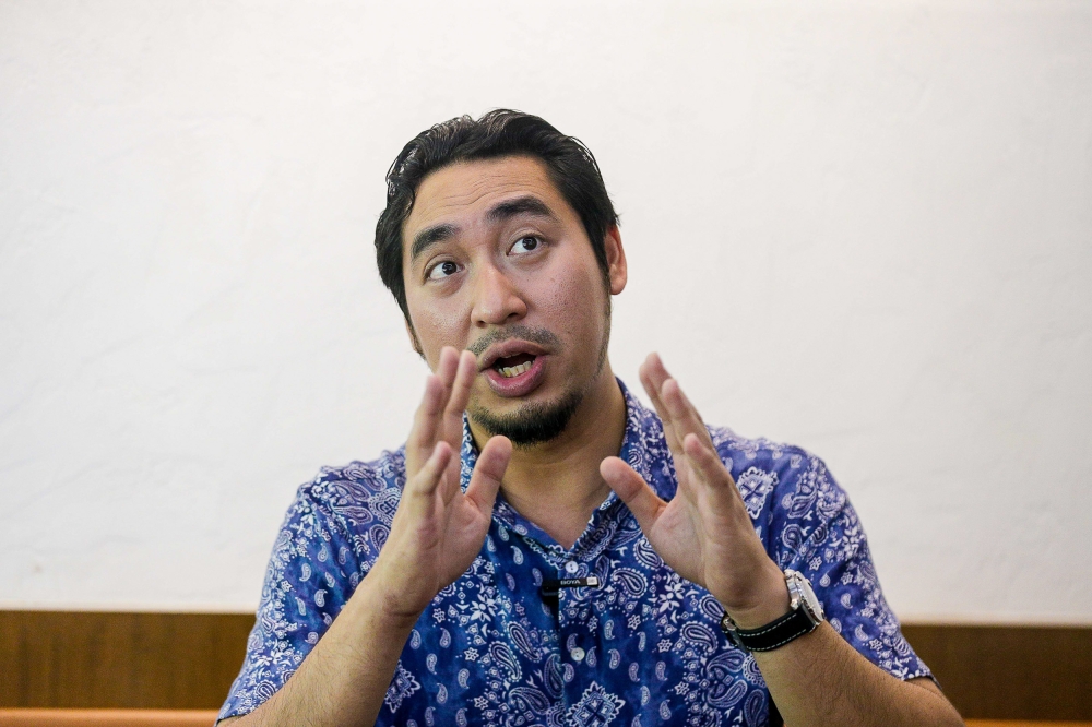 Macang MP Wan Ahmad Fayhsal Wan Ahmad Kamal speaks during an interview in Kuala Lumpur on April 4, 2024. — Picture by Sayuti Zainudin