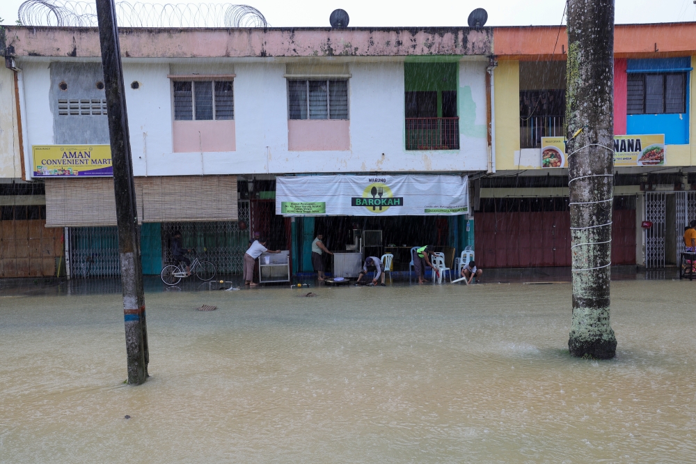 The number of evacuees in Kota Tinggi, Johor which has been flooding since January 11, 2025 remain unchanged at 275 people on January 15. — Bernama pic