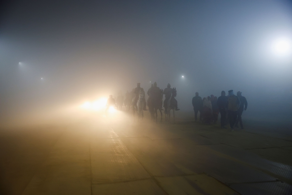 India’s weather office issued an orange alert for Delhi, the second highest warning level, forecasting dense to very dense fog in many areas. — Reuters pic