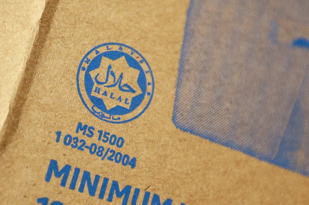 The fines stipulated under existing laws for any party guilty of misusing the halal logo are already high, said Domestic Trade and Cost of Living Minister Datuk Armizan Mohd Ali. — Picture by Sayuti Zainudin 