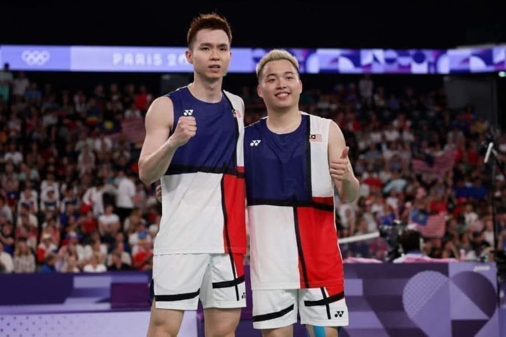 In the second round of the Super 750 tourney held at the Indira Gandhi Sports Complex today, the fifth seeds took 34-minutes to oust unseeded pair from China, Xie Hao Nan-Zeng Wei Han, 21-10, 21-18.