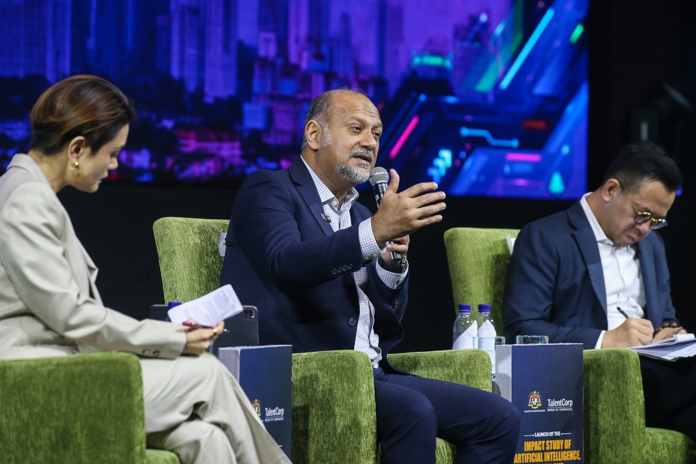 He highlighted that DEFA is expected to double the value of ASEAN’s digital economy to US$ 2 trillion by 2030, up from a projected US$ 1 trillion. — File picture by Yusof Mat Isa