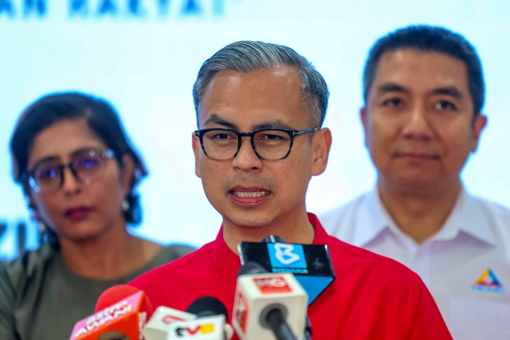 Fahmi Fadzil, speaking at a press conference during the launch of the Future Health for All (FH4A) Program organized by the Malaysian Communications and Multimedia Commission (MCMC) in Pantai Dalam today. — Bernama pic