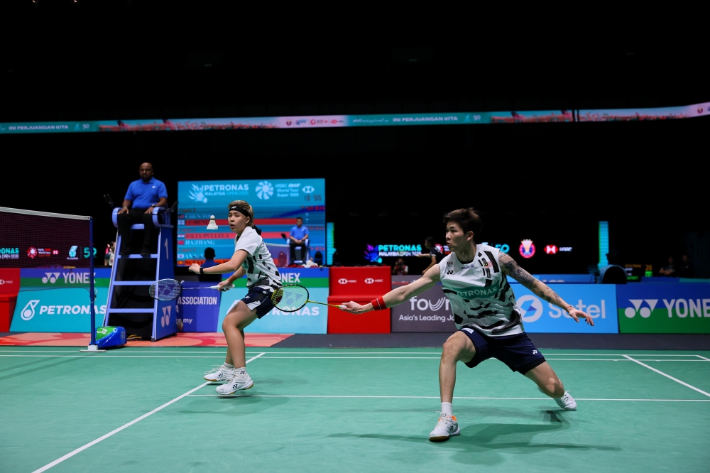 The world No. 3 duo succumbed to a 17-21, 15-21 defeat against France’s Thom Gicquel and Delphine Delrue today. — Bernama pic