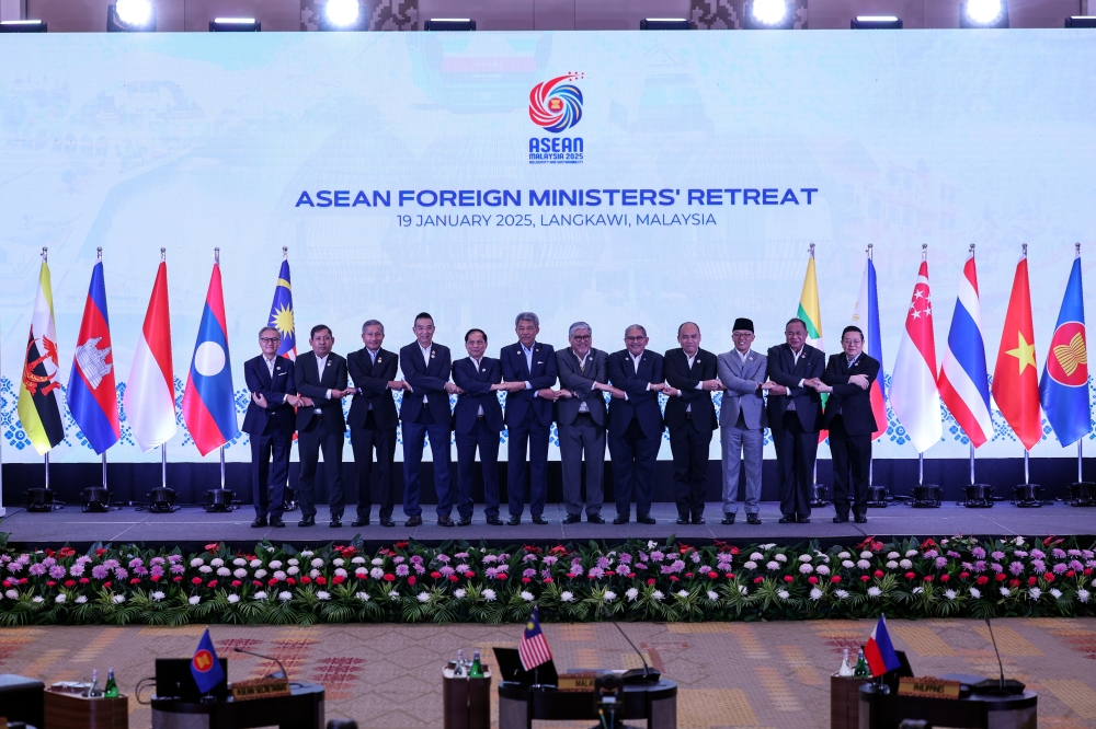 Foreign Minister Datuk Seri Mohamad Hasan (7th right) poses for a photo with his Asean counterparts at the Asean Foreign Ministers’ Retreat (AMM) at the Langkawi International Convention Centre (LICC) in Langkawi January 19, 2025. — Bernama pic