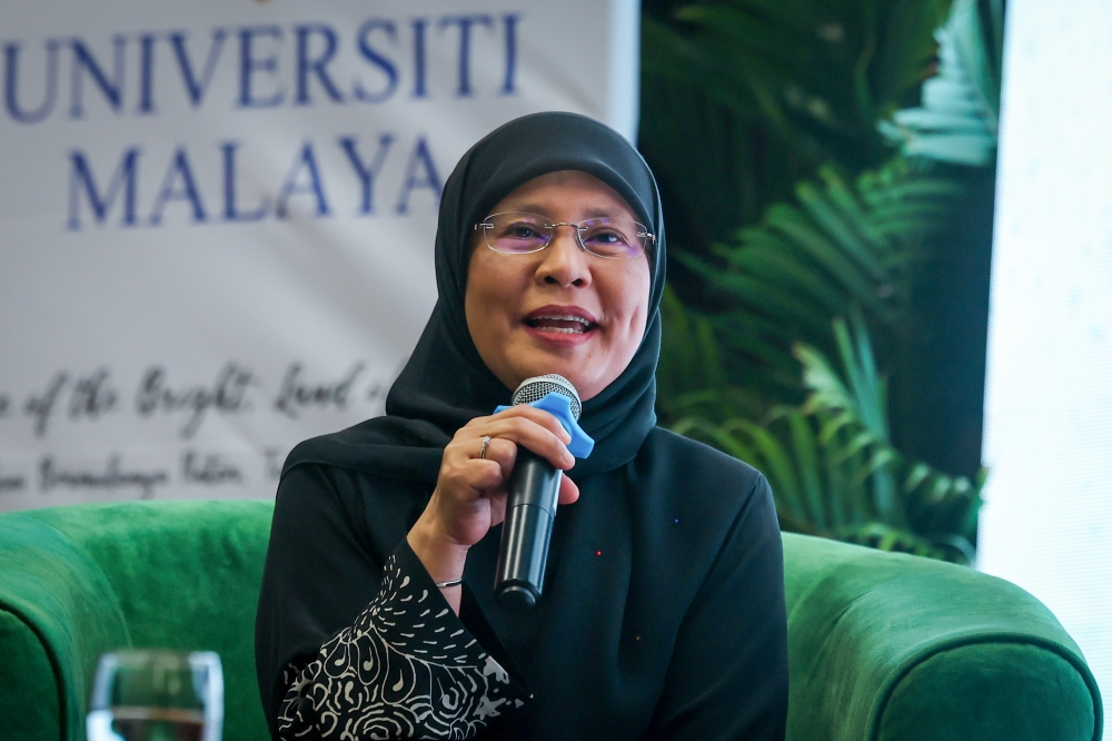 Chief Justice Tun Tengku Maimun Tuan Mat speaks during the forum ‘Live to Lead: The Chief Justice’s Journey’ at Universiti Malaya in Kuala Lumpur January 20, 2025. — Bernama pic