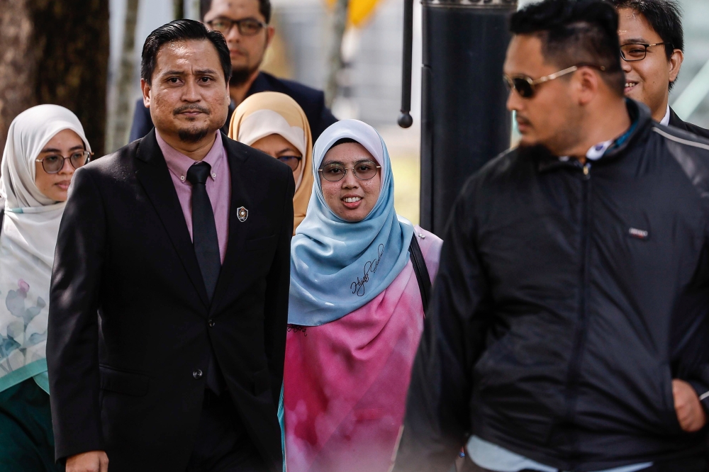 The PAS MP has complied with the Penang High Court’s order to pay global damages and costs of RM825,000, including interest, to the trio by submitting a cheque to the plaintiffs’ counsel, Datuk Sankara Nair, pending the appeal. — Bernama pic