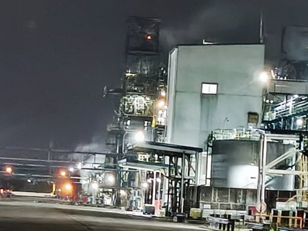 Sarawak DOSH in a statement says legal action will be taken against the responsible parties if there are violations under the Occupational Safety and Health Act 1994 (Act 514). — Bomba pic