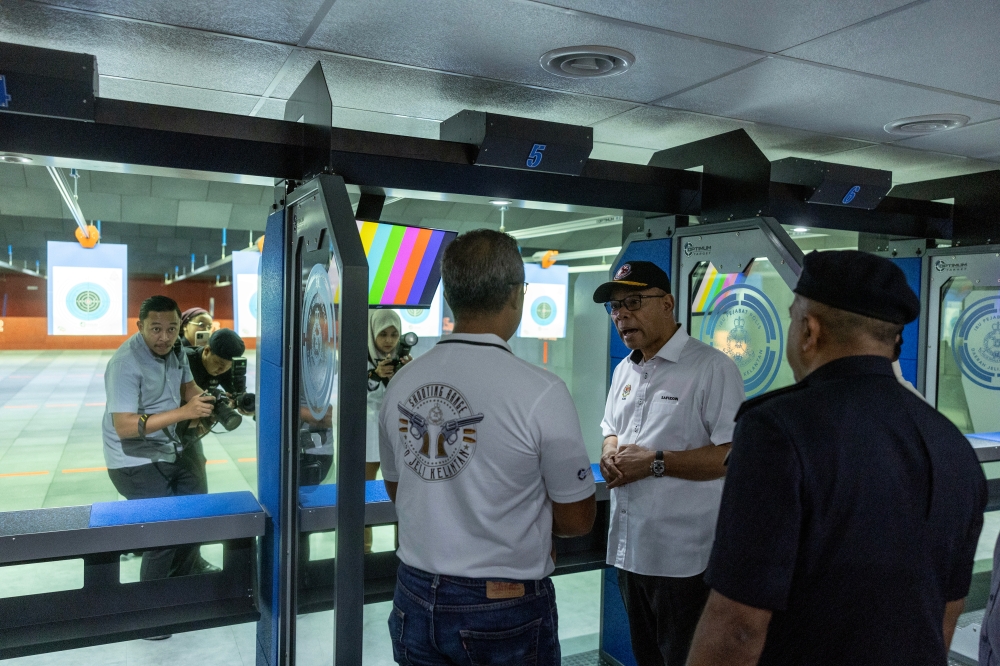 Home Minister Datuk Seri Saifuddin Nasution Ismail visits the newly constructed Jeli District Police Headquarters in Jeli January 24, 2025. — Bernama pic