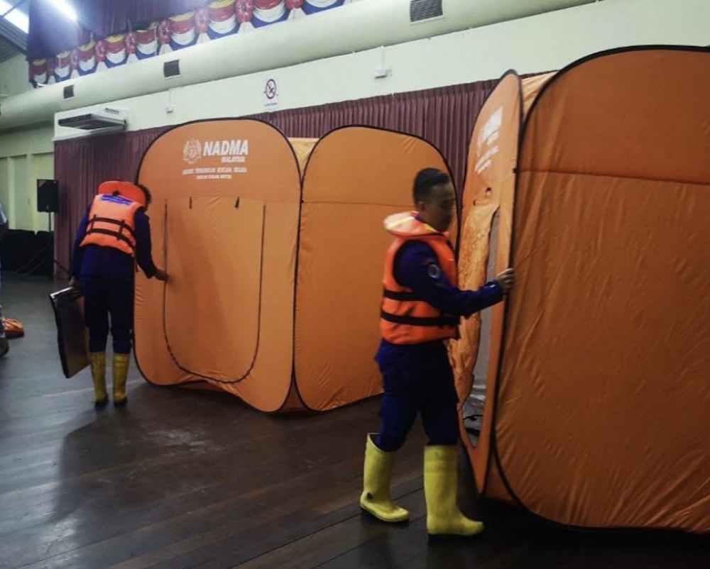 The number of flood victims in Sarawak remains unchanged at 123 people from 34 families this morning, with two temporary relief centres (PPS) still operating in the Betong and Bintulu divisions. — Picture courtesy of Civil Defence Force