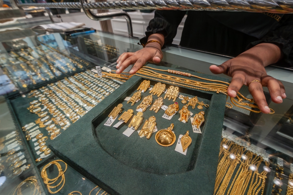 South Indian bridal pendants called ‘thali’, can differ based on the groom’s ethnicity, caste or even religious denomination. — Picture by Raymond Manuel