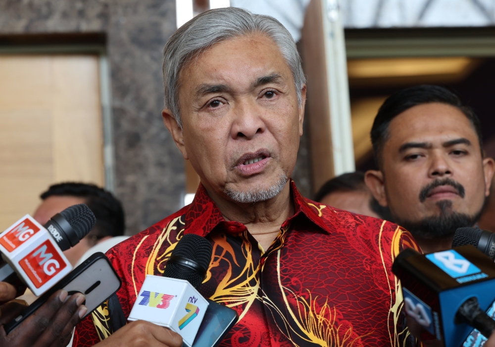 Umno president Datuk Seri Dr Ahmad Zahid Hamidi today launched the Umno Patriotic School, aimed at developing future leaders who not only understand political strategies and intricacies but also embody the true spirit of Umno’s struggle. — Bernama pic