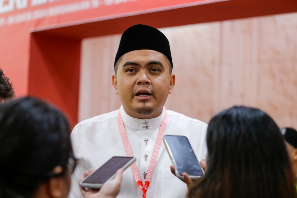 Umno Youth Chief Datuk Dr Muhamad Akmal Salleh criticised the post, saying it appeared to belittle federal assistance for Muslims and demanded an apology within 24 hours. — Picture by Raymond Manuel