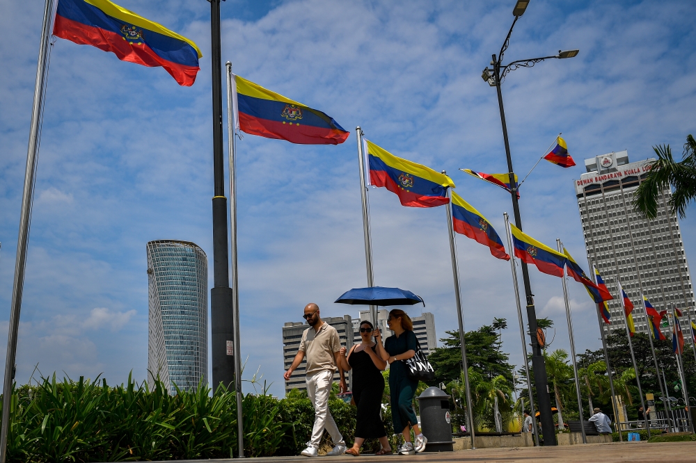 Federal Territories flags flutter in the breeze at Dataran Merdeka in Kuala Lumpur January 31, 2025 ahead of Federal Territories Day celebrations. — Bernama pic