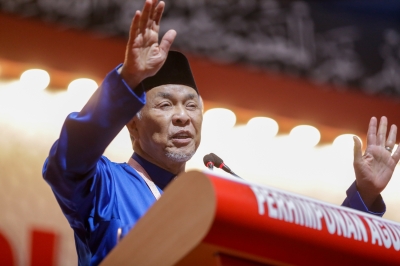 ‘Keluar sekejap’ from Umno? You may as well not return, Zahid tells party renegades