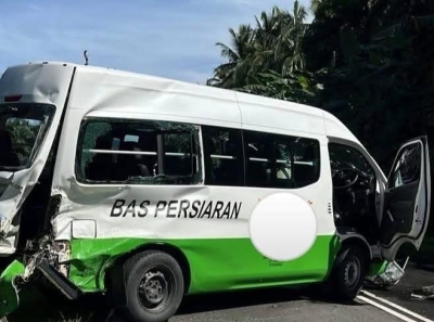 Two tourists from China among five hurt in three-vehicle crash near Semporna, say police