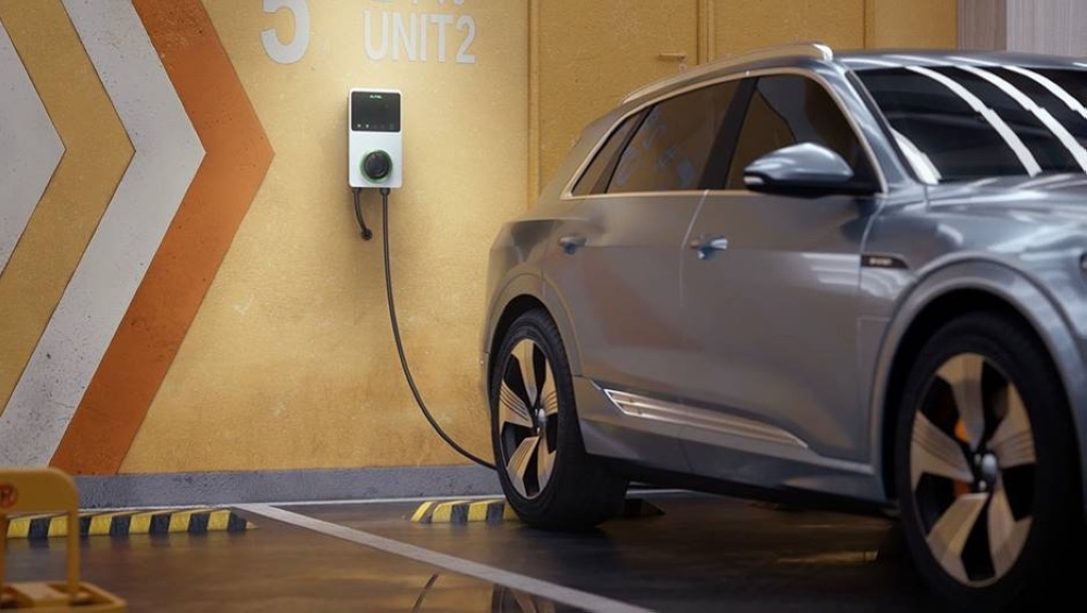 Autel offers innovative smart electric vehicle (EV) charging solutions.
