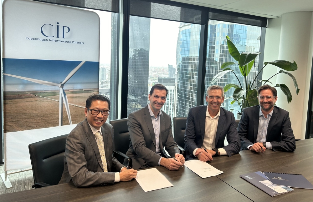 (From left) Yee, seen with Ferrovial managing director for Australia, Antonio Cañete; CIP Australia partner and head Jørn Hammer; and CIP Australia investment director David Baker at the ECI signing ceremony for the Capricornia PHES. — The Borneo Post pic