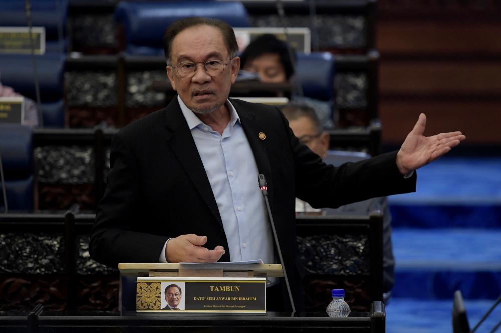 Anwar was replying to a supplementary question from Datuk Seri Ronald Kiandee (PN-Beluran), who had raised the issue of paddy farmers’ demand to raise the paddy purchase floor price to RM1,800 per metric tonne. — Bernama pic