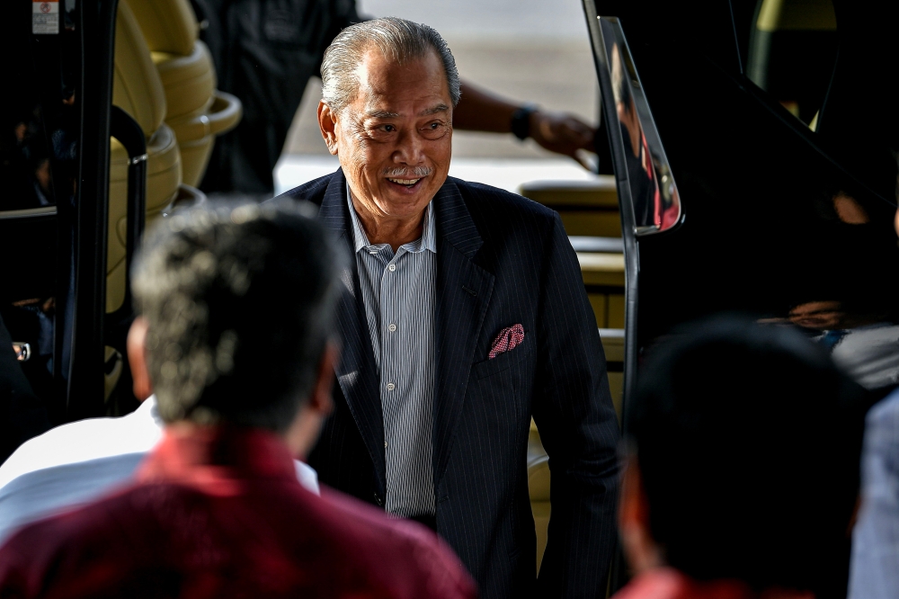Tan Sri Muhyiddin Yassin arrives at the Kuala Lumpur Court Complex February 4, 2025. — Bernama pic